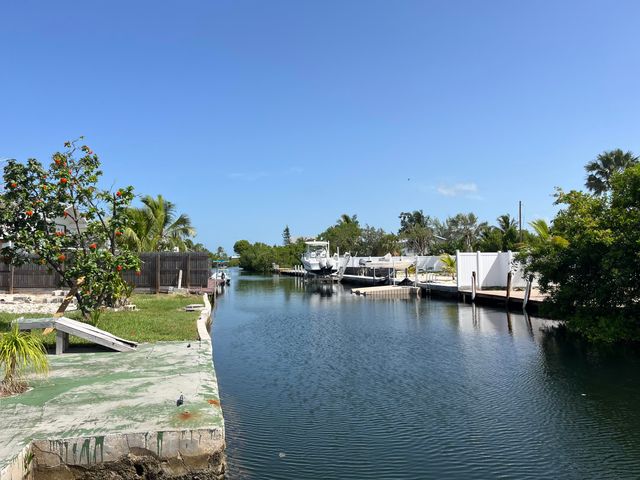 $4,000 | 589 Powell Avenue | Lower Keys