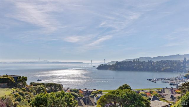 $2,377,000 | 263-265 Diviso Street | Tiburon