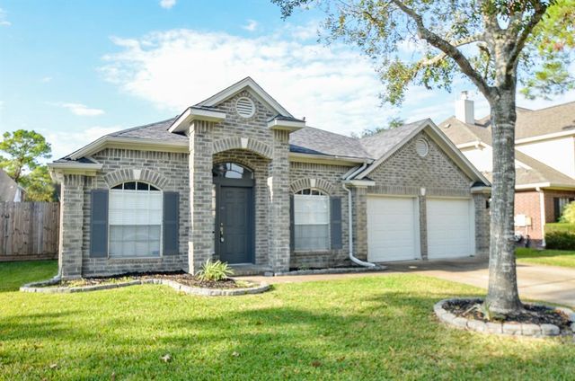 $2,490 | 1206 Woodchase Drive | Pearland