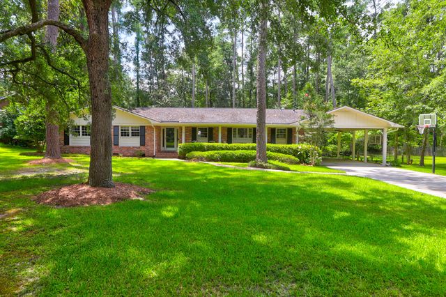 $579,950 | 112 Furlong Road | Country Club Estates