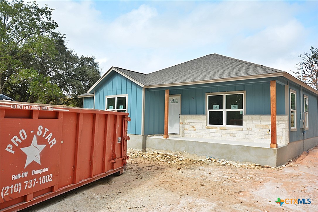 a view of a house with a outdoor space