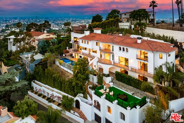 $10,900,000 | 4733 Bonvue Avenue | Los Feliz