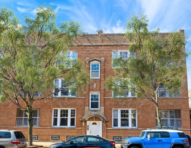 $295,000 | 2006 North Spaulding Avenue, Unit 3 | Logan Square