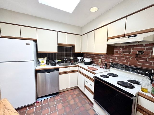 $3,800 | 73 Gainsborough Street, Unit 302 | Fenway