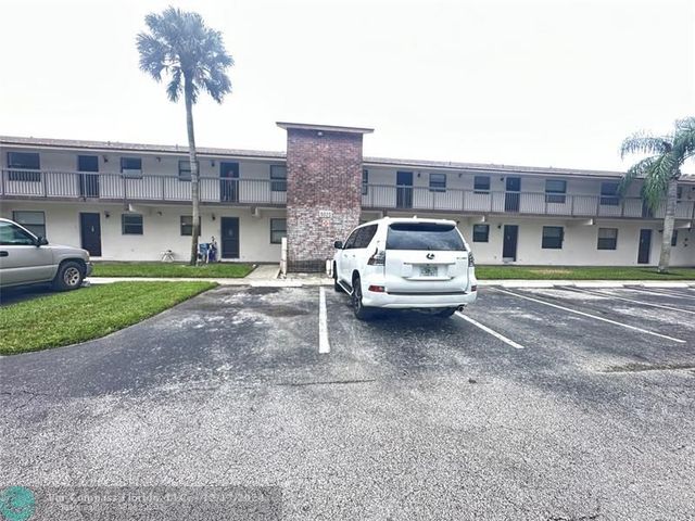 $190,000 | 6020 Shaker Wood Circle, Unit 205 | Tamarac