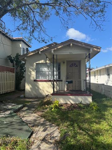 $449,000 | 411 South Orleans Avenue | Hyde Park North