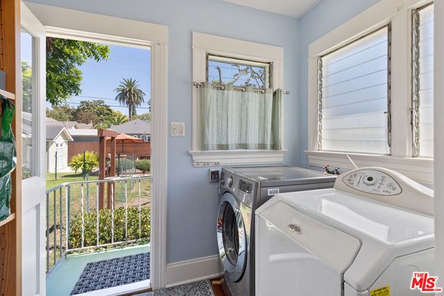 a view of utility room