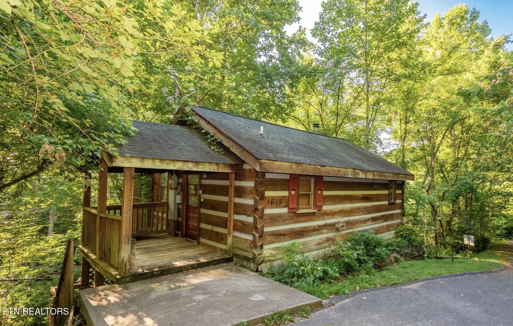 True log cabin