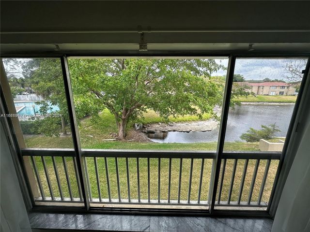 $1,700 | 10086 Twin Lakes Drive, Unit 5K | Coral Springs