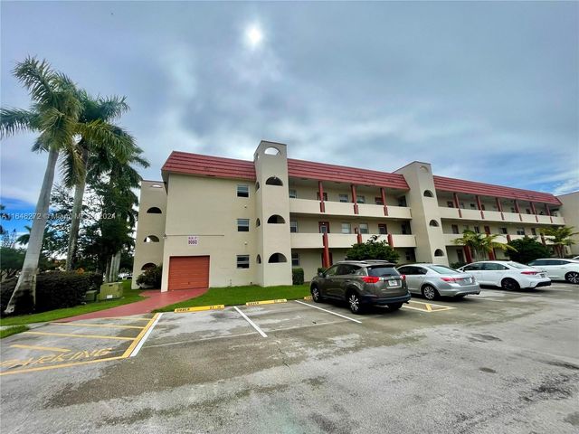 $120,000 | 8060 Sunrise Lakes Drive North, Unit 306 | Sunrise Lakes