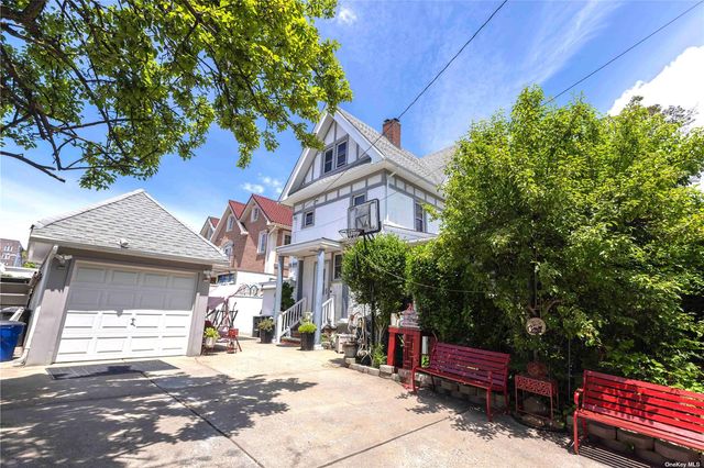 $1,290,000 | 88-38 191st Street | Hollis