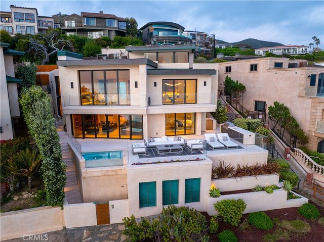 $32,490,000 | 18 Lagunita Drive | Laguna Beach Village