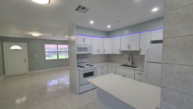 $2,150 | 2802 Crown Court, Unit 144 | Delray Beach