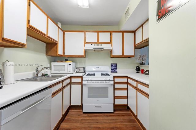 $218,000 | 15325 Southwest 106th Terrace | The Hammocks