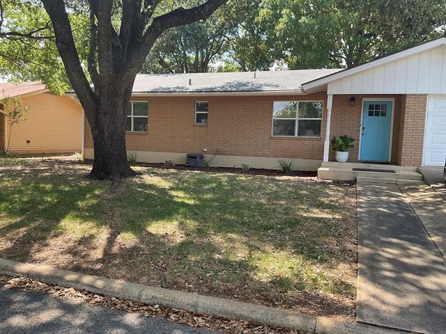 $2,600 | 610 North Bluebonnet Fredericksburg Tx 78624 | Fredericksburg