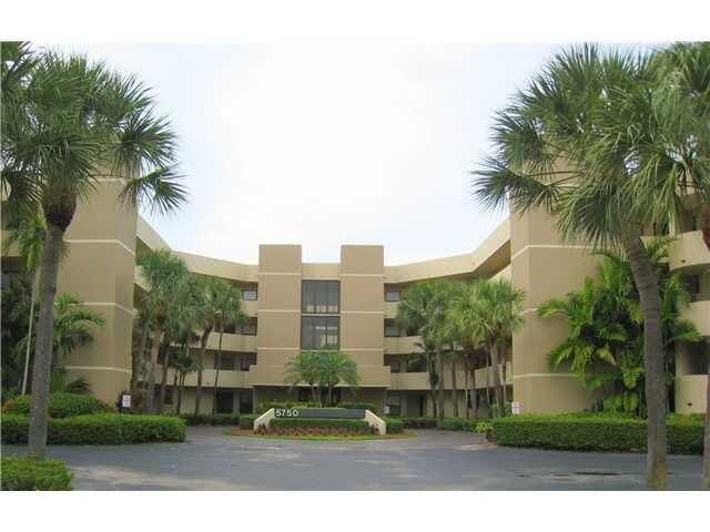 $300,000 | 5750 Camino Del Sol, Unit 406 | Camino Real Village