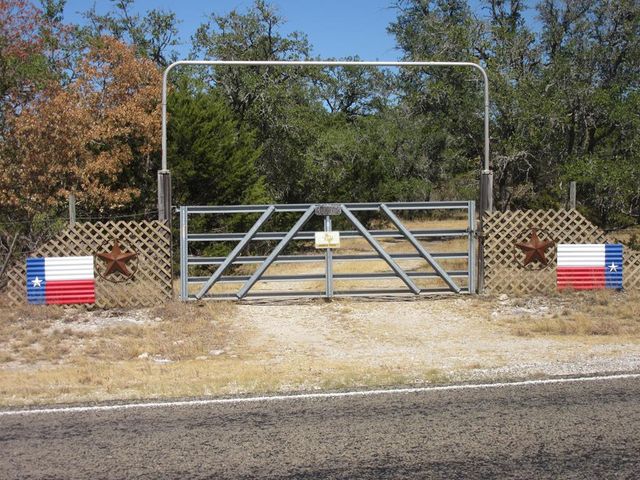 $750,000 | 30262 Ranch Road 385