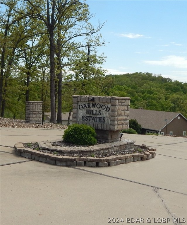 Oakwood Hills Estates entrance