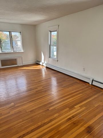 $3,500 | 448 Central Street, Unit 2 | Downtown Saugus