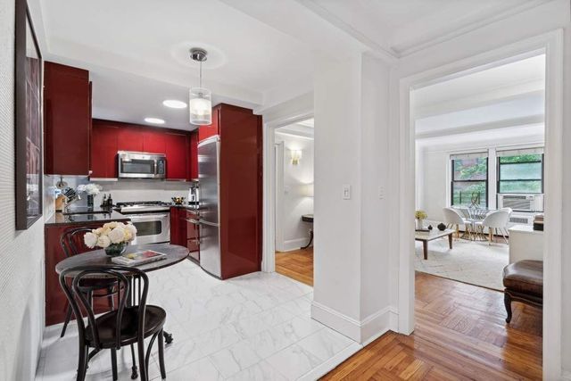 $1,250,000 | 333 East 53rd Street, Unit 3KL | Sutton Place