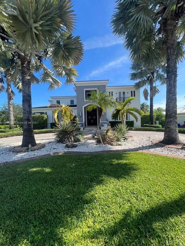 $4,950,000 | 12755 Red Road | Coral Gables