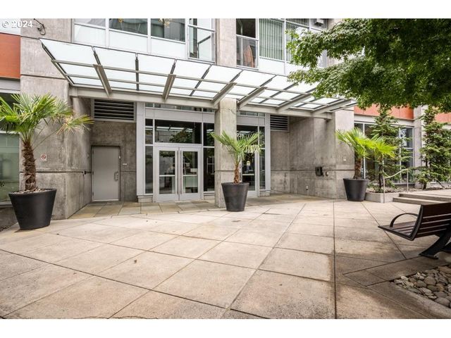 $345,000 | 1926 West Burnside Street, Unit 911 | Goose Hollow