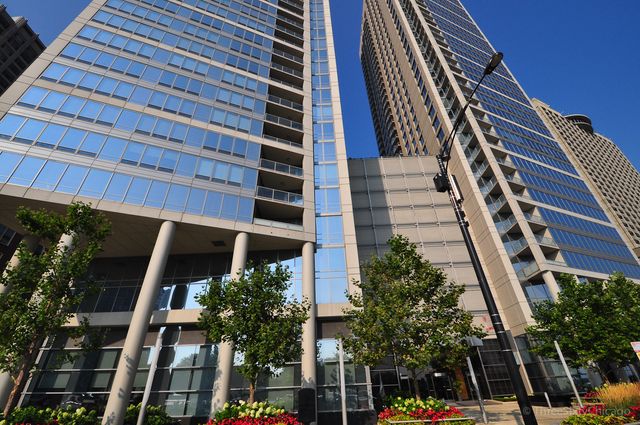 $10,000 | 600 North Lake Shore Drive, Unit 3205 | Near North Side