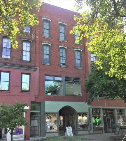 $850 | 118 Washington Street, Unit A1 | Court Street Historic District