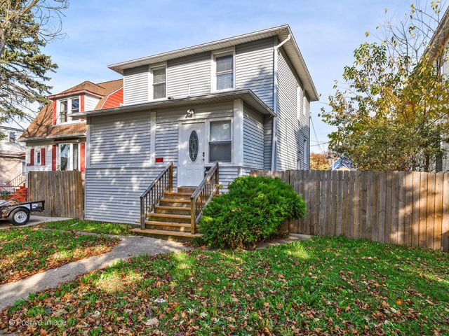 $299,900 | 211 South 12th Avenue | Maywood