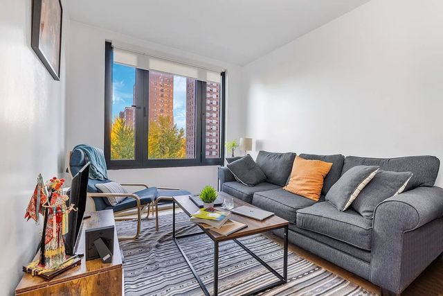 $4,200 | 63 West 104th Street, Unit 602 | Upper West Side