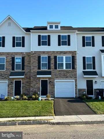 $2,395 | 7688 Clayton Avenue | Upper Saucon Township - Lehigh County