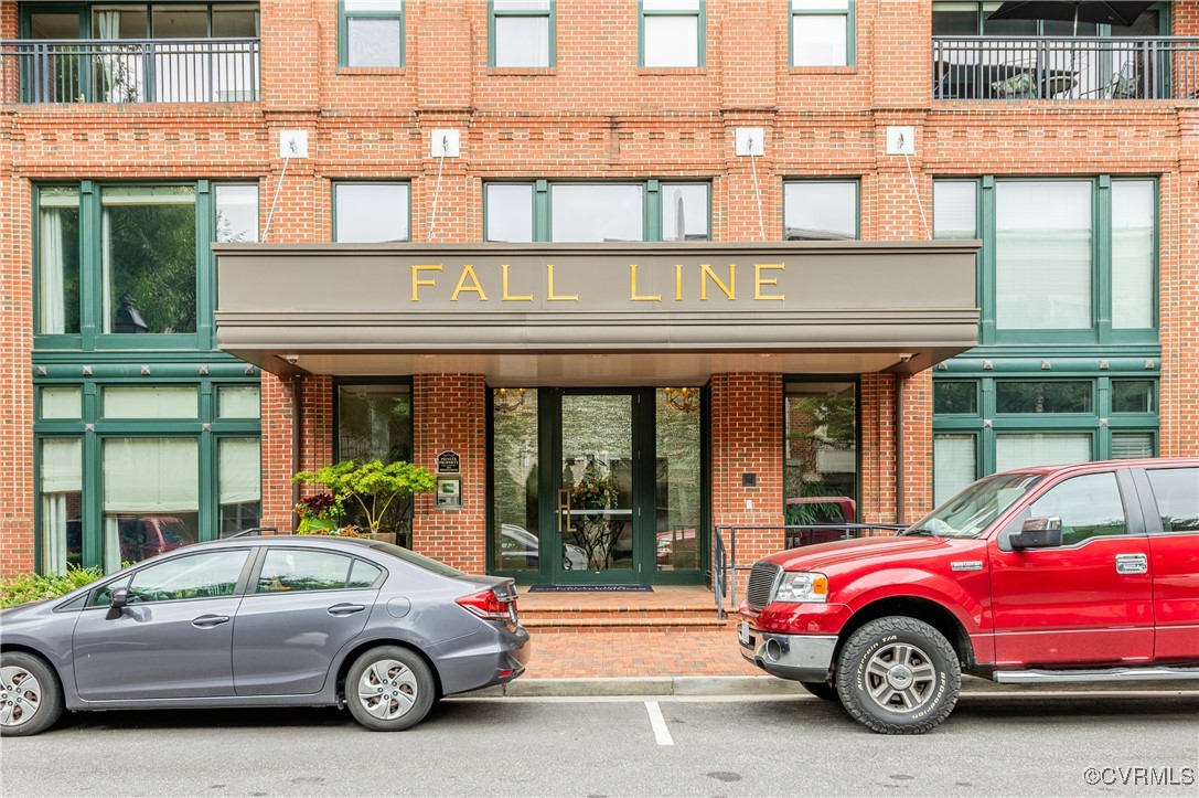 a car parked in front of a building