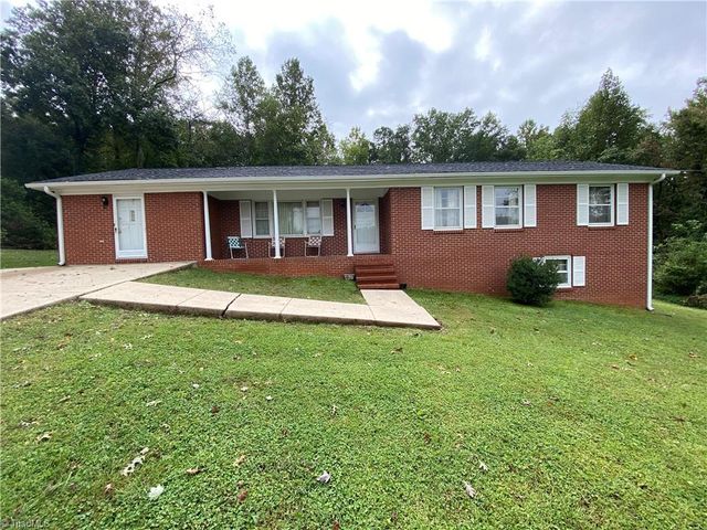 $269,900 | 700 Hiatt Road | Long Hill Township - Surry County