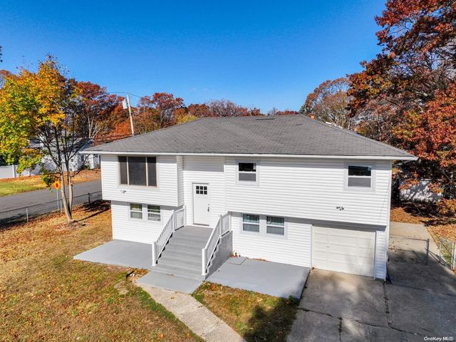 $727,055 | 55 Glenmalure Street | North Amityville