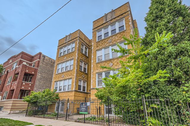 $425,000 | 2116 North Spaulding Avenue, Unit G | Logan Square