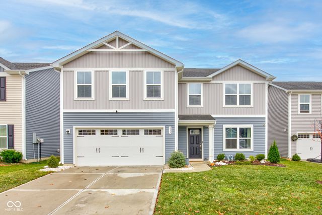 $309,900 | 833 Sunchaser Road | Center Township - Boone County