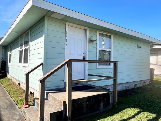 $900 | 1619 Bayou Homes Drive | Offatts Bayou