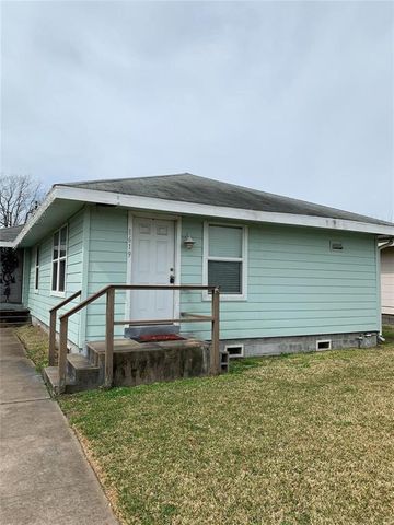 $900 | 1619 Bayou Homes Drive | Offatts Bayou