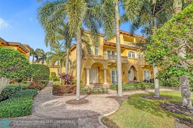 $589,000 | 320 Northeast 69th Circle, Unit 320 | Northeast Boca Raton