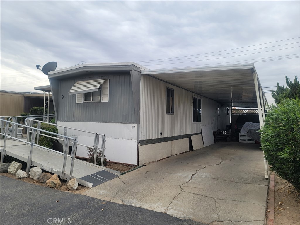 a view of a house with a garage