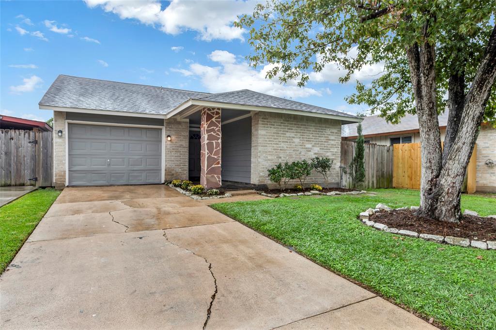 Welcome to this cozy 3 bed 2 bath home in Bear Creek Cypress. Featuring a single-car garage and freshly pressure-washed driveway