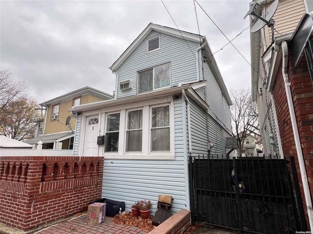 $649,000 | 3 Doxsey Place | Ozone Park