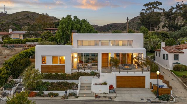 $3,995,000 | 1843 Hillcrest Drive | Midtown Ventura