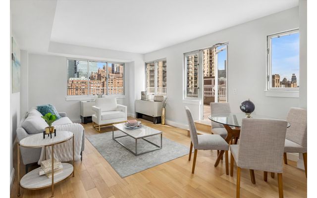 $1,420,000 | 308 East 38th Street, Unit 17/18C | Murray Hill