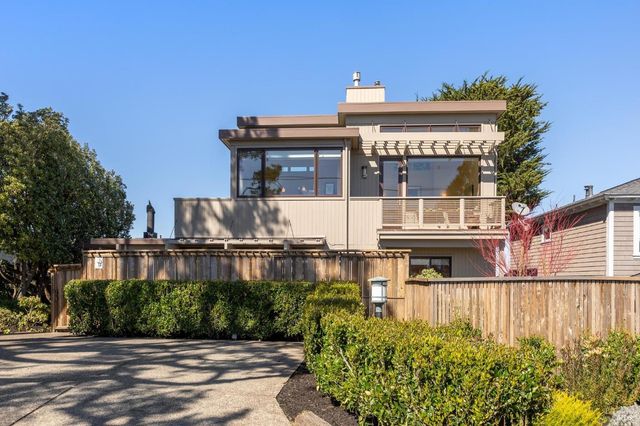 $2,987,000 | 110 Cloud View Road | The Hill