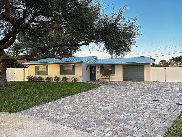 $447,500 | 485 Ironwood Drive | Greentree Park