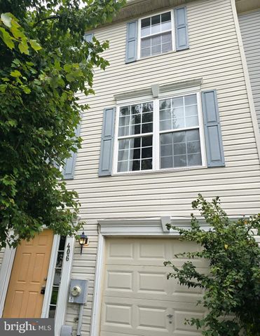 $279,900 | 406 Main Sail Lane | Milton