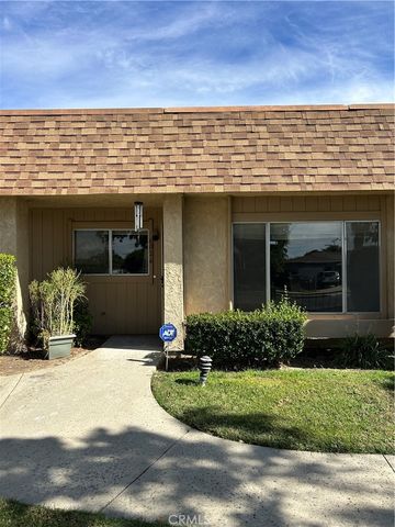 $189,900 | 602 South Santa Fe Street, Unit 4 | Hemet