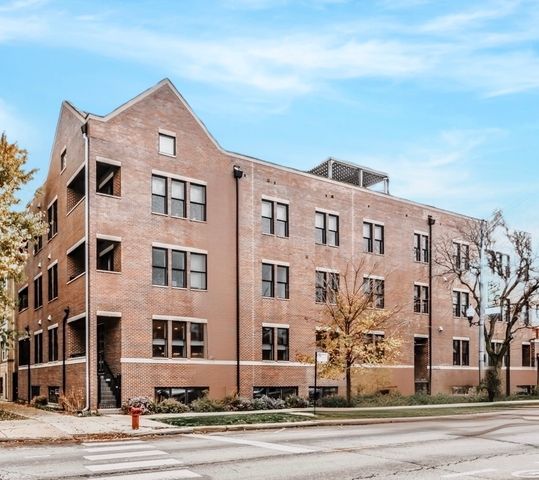 $900,000 | 4405 North Greenview Avenue, Unit 1B | Uptown Chicago