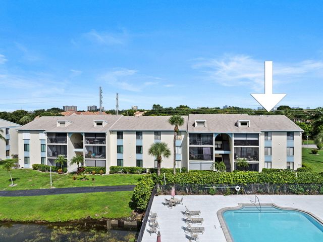 $214,900 | 1111 Green Pine Boulevard, Unit A2 | The Villages of Palm Beach Lakes